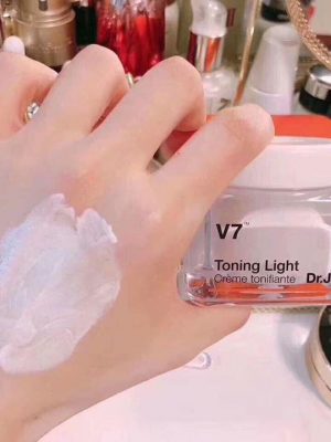 Kem dưỡng trắng V7